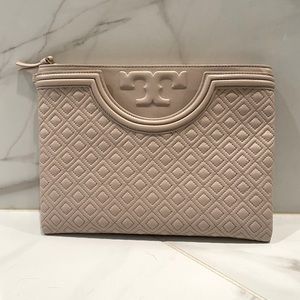 Tory Burch Fleming Large Zip Clutch